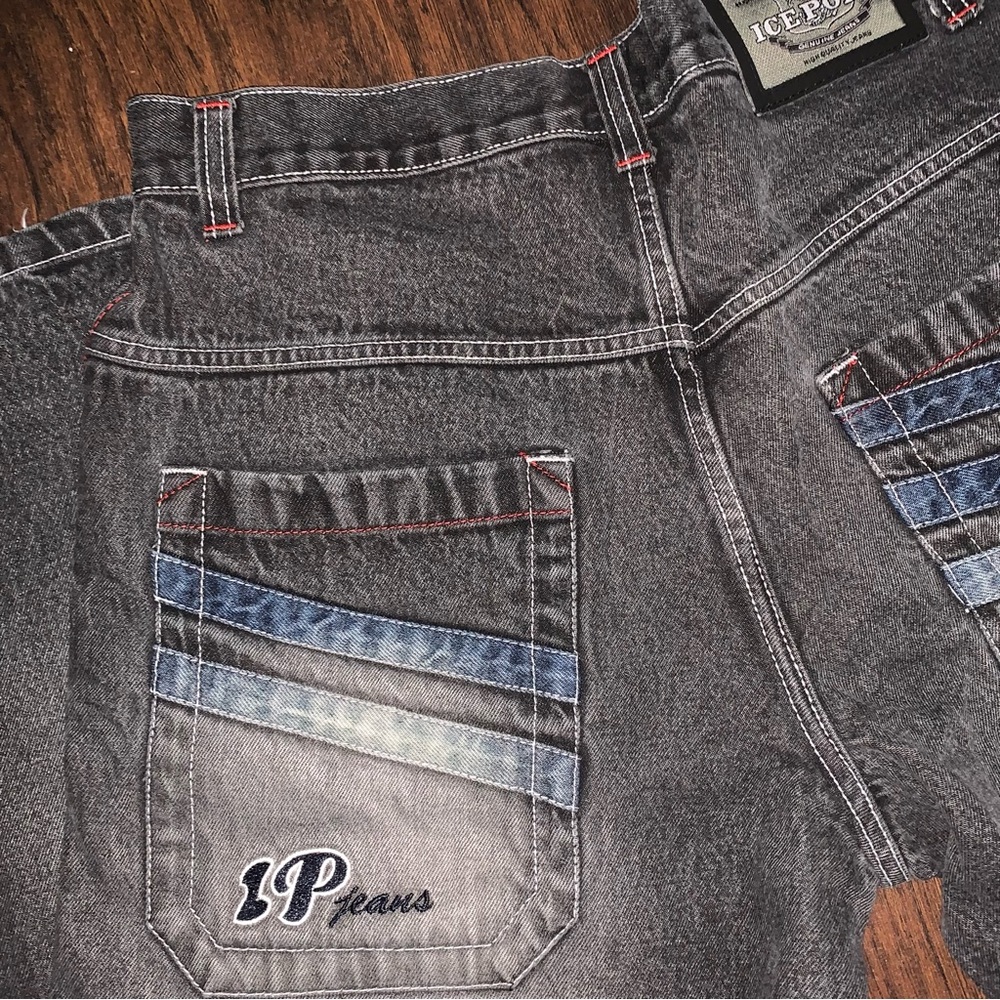 Jeans - Picture 7 of 9